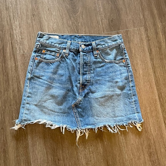 Levi’s Denim Skirt - Picture 1 of 4